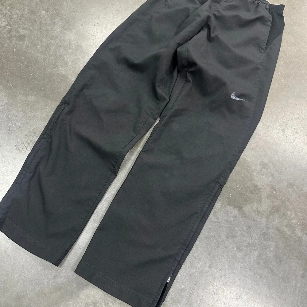 Vintage Y2K Nike Track Pants w ankle zip and leg perforations Size Medium
